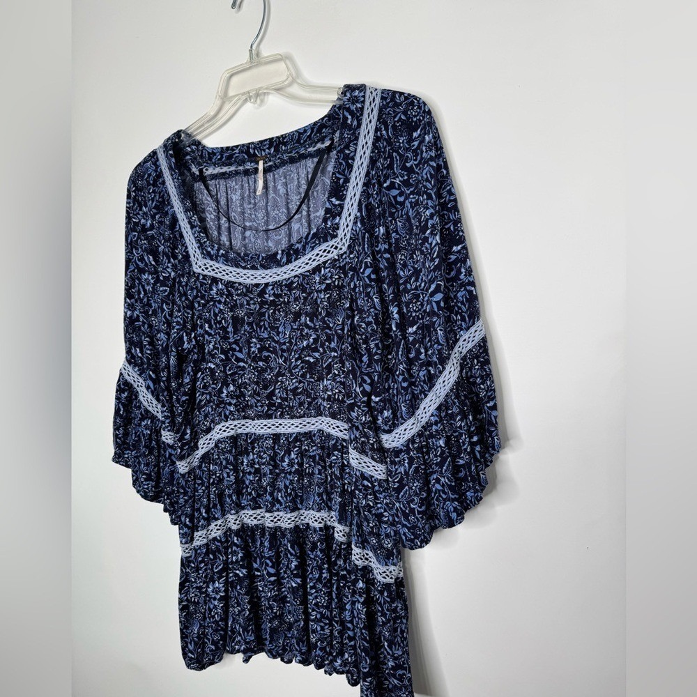 Free‎ People Womens Let's Talk About It Blue Floral Bell Sleeve Tunic Size M - Picture 4 of 10